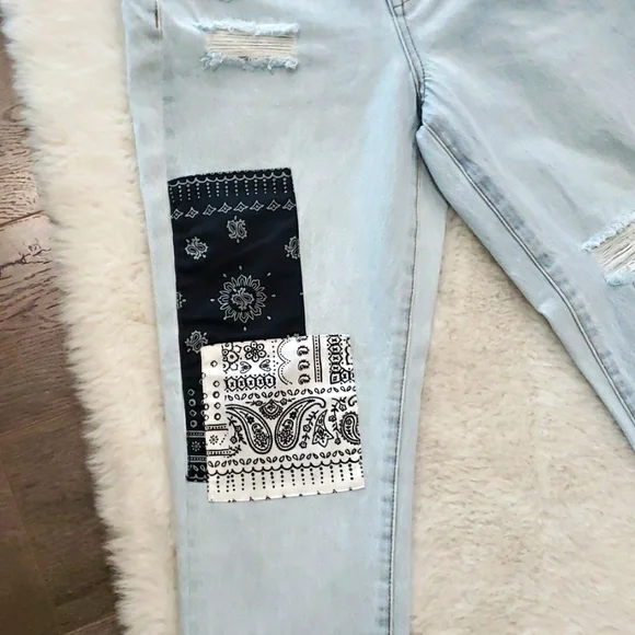 Blank NYC Madison Crop Patchwork Jeans - Picture 7 of 16